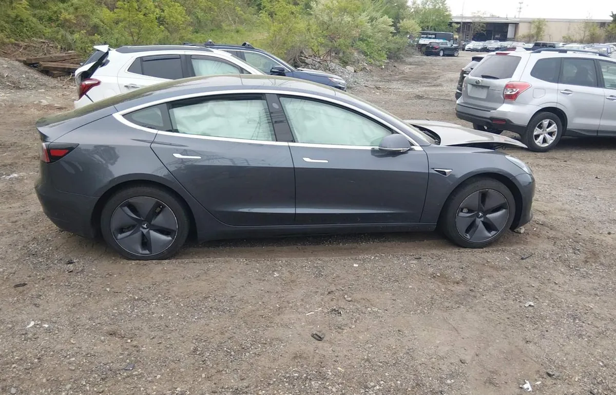 TESLA MODEL 3 LONG RANGE 2019