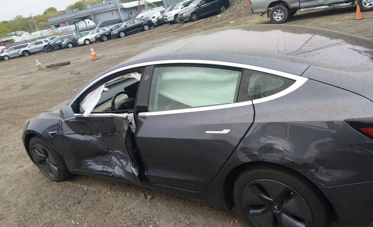 TESLA MODEL 3 LONG RANGE 2019