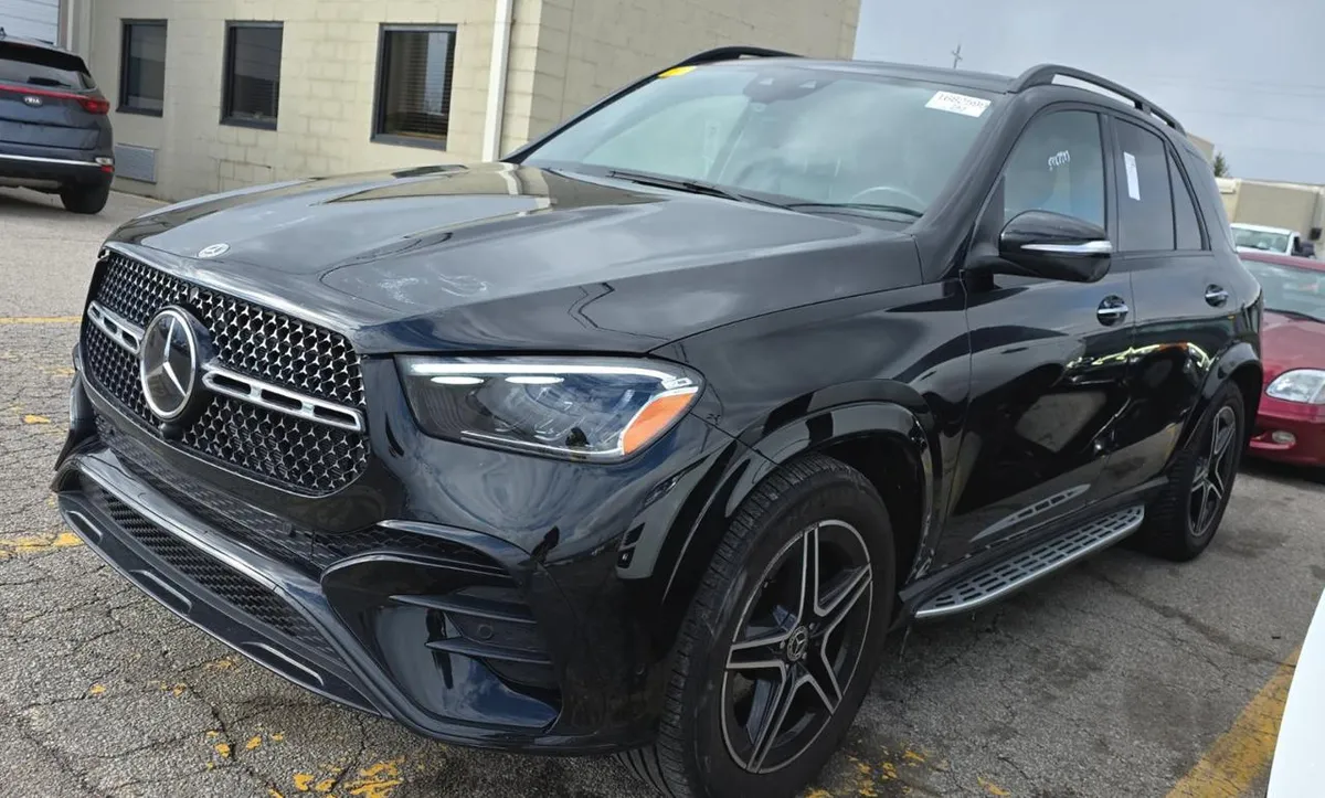MERCEDES-BENZ GLE AMG LINE (СПОРТИВНЫЙ ОБВЕС ПЕРФОРИРОВАННЫЕ ТОРМОЗНЫЕ ДИСКИ) NIGHT PACKAGE (ЧЕРНЫЕ ЭЛЕМЕНТЫ ЭКСТЕРЬЕР 2024
