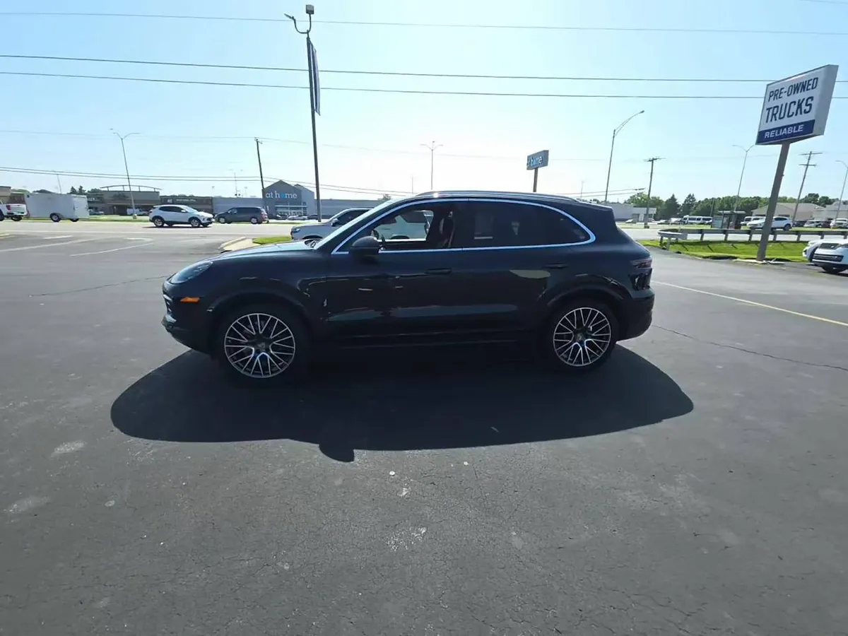 PORSCHE CAYENNE 2022