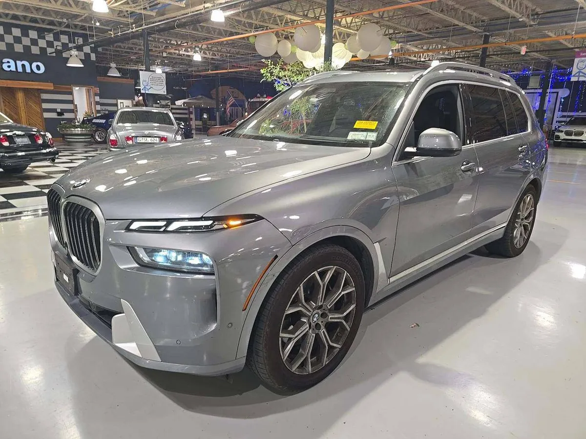 BMW X7 SPORTS ACTIVITY VEHICLE 2024