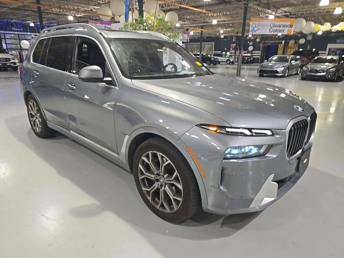 BMW X7 SPORTS ACTIVITY VEHICLE 2024
