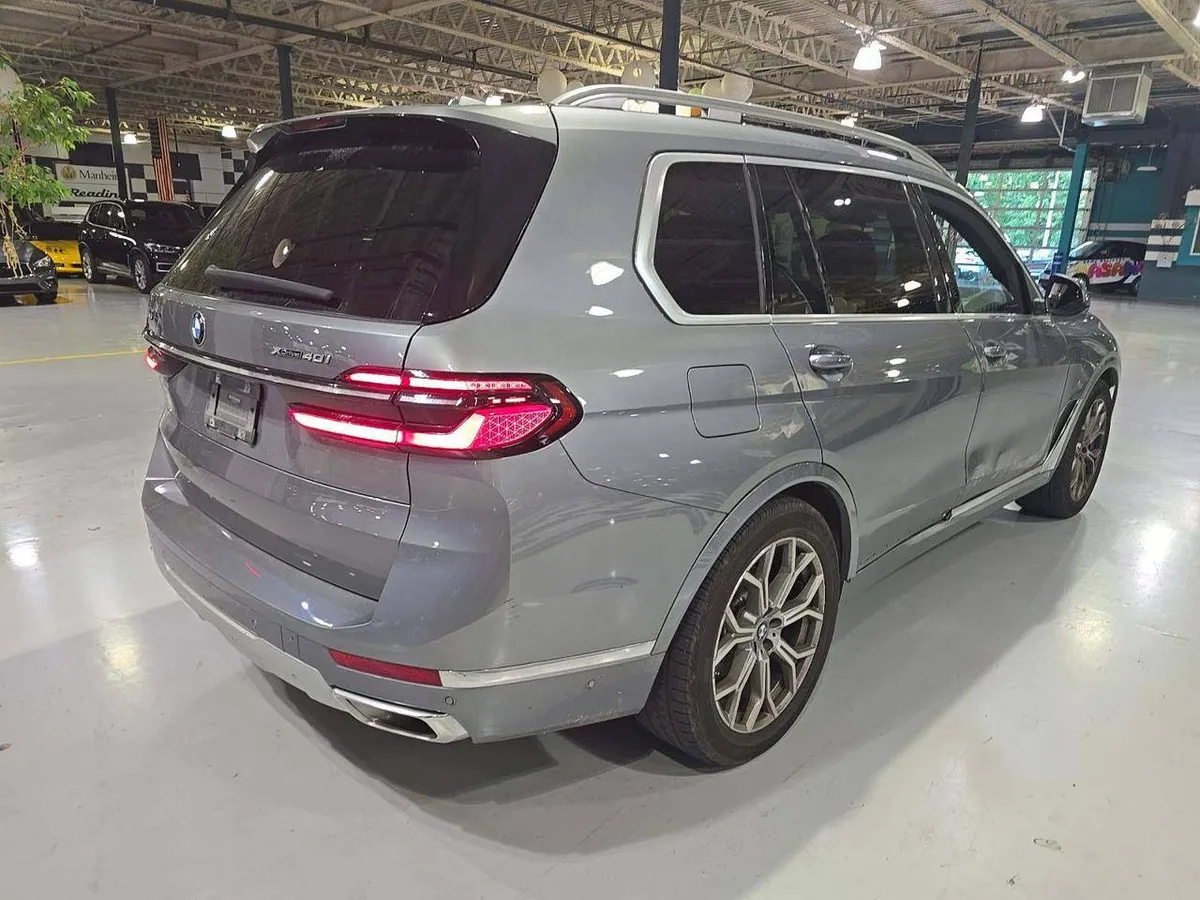 BMW X7 SPORTS ACTIVITY VEHICLE 2024