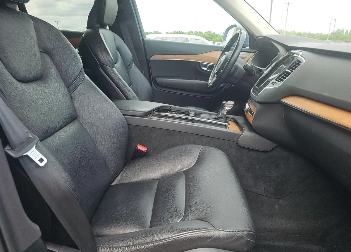 VOLVO XC90 T6 MOMENTUM 7-PASSENGER 2022