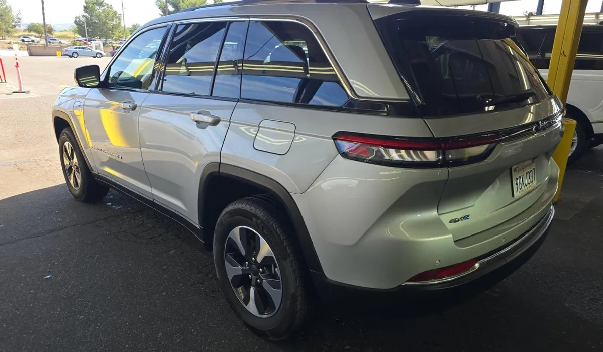 JEEP GRAND CHEROKEE 4XE 2023