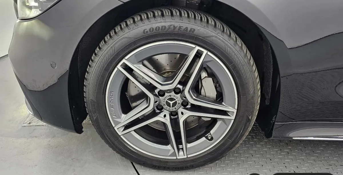 MERCEDES-BENZ S400 2023