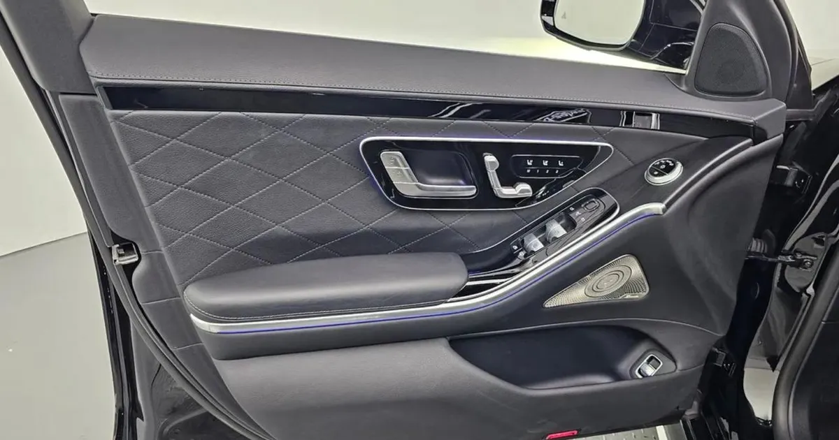 MERCEDES-BENZ S400 2023