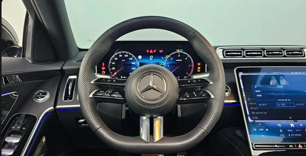 MERCEDES-BENZ S400 2023