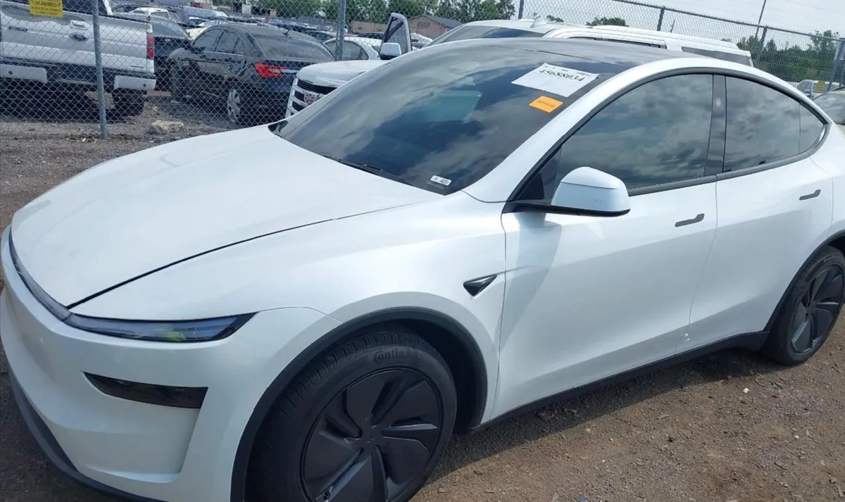 TESLA MODEL Y LONG RANGE 2026
