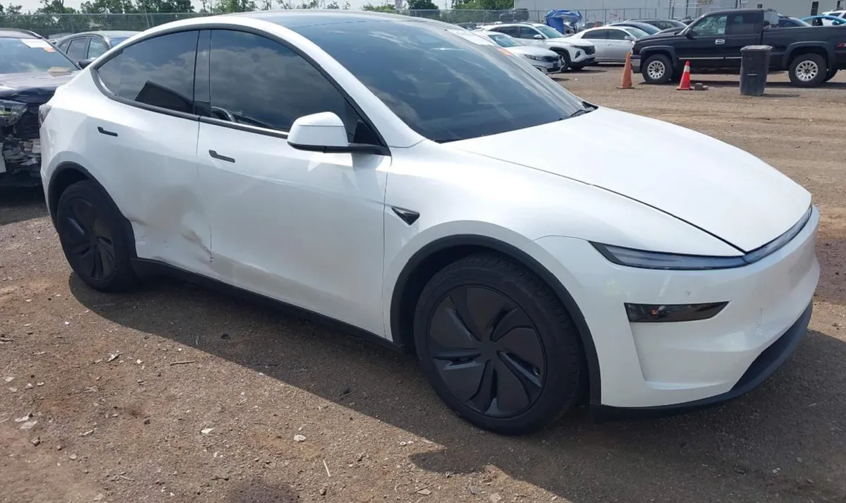 TESLA MODEL Y LONG RANGE 2026