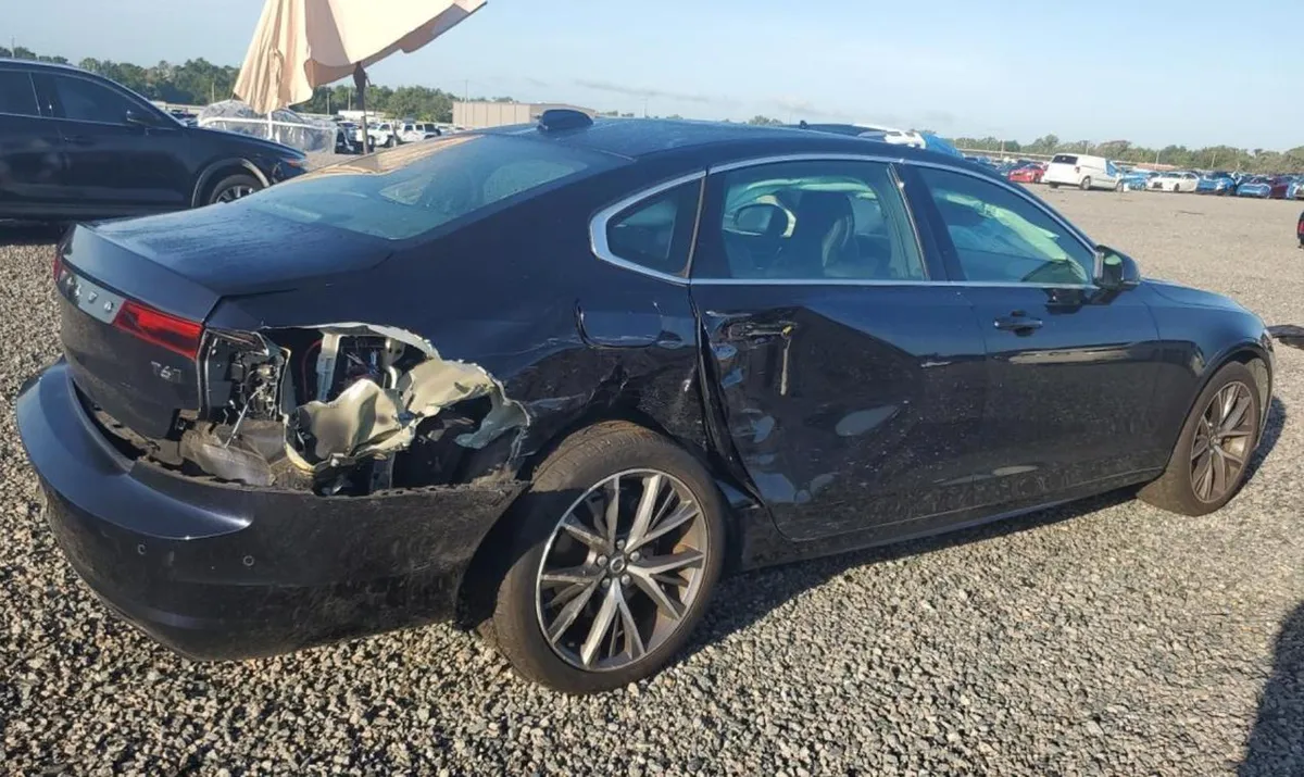VOLVO S90 T6 MOMENTUM 2019