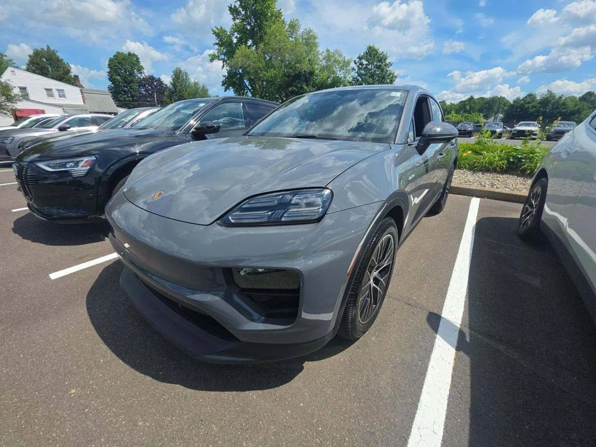 PORSCHE MACAN 4 ELECTRIC 2025