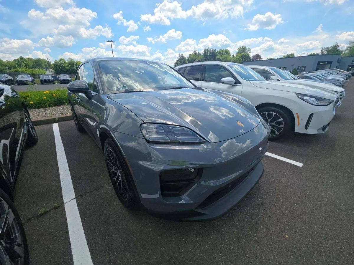 PORSCHE MACAN 4 ELECTRIC 2025