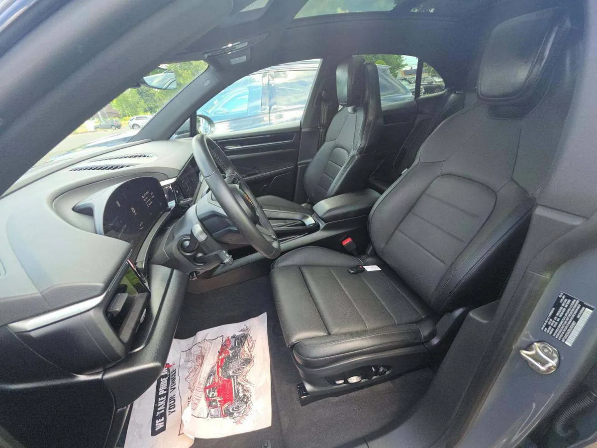 PORSCHE MACAN 4 ELECTRIC 2025