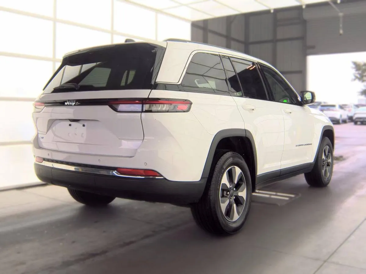 JEEP GRAND CHEROKEE 2023
