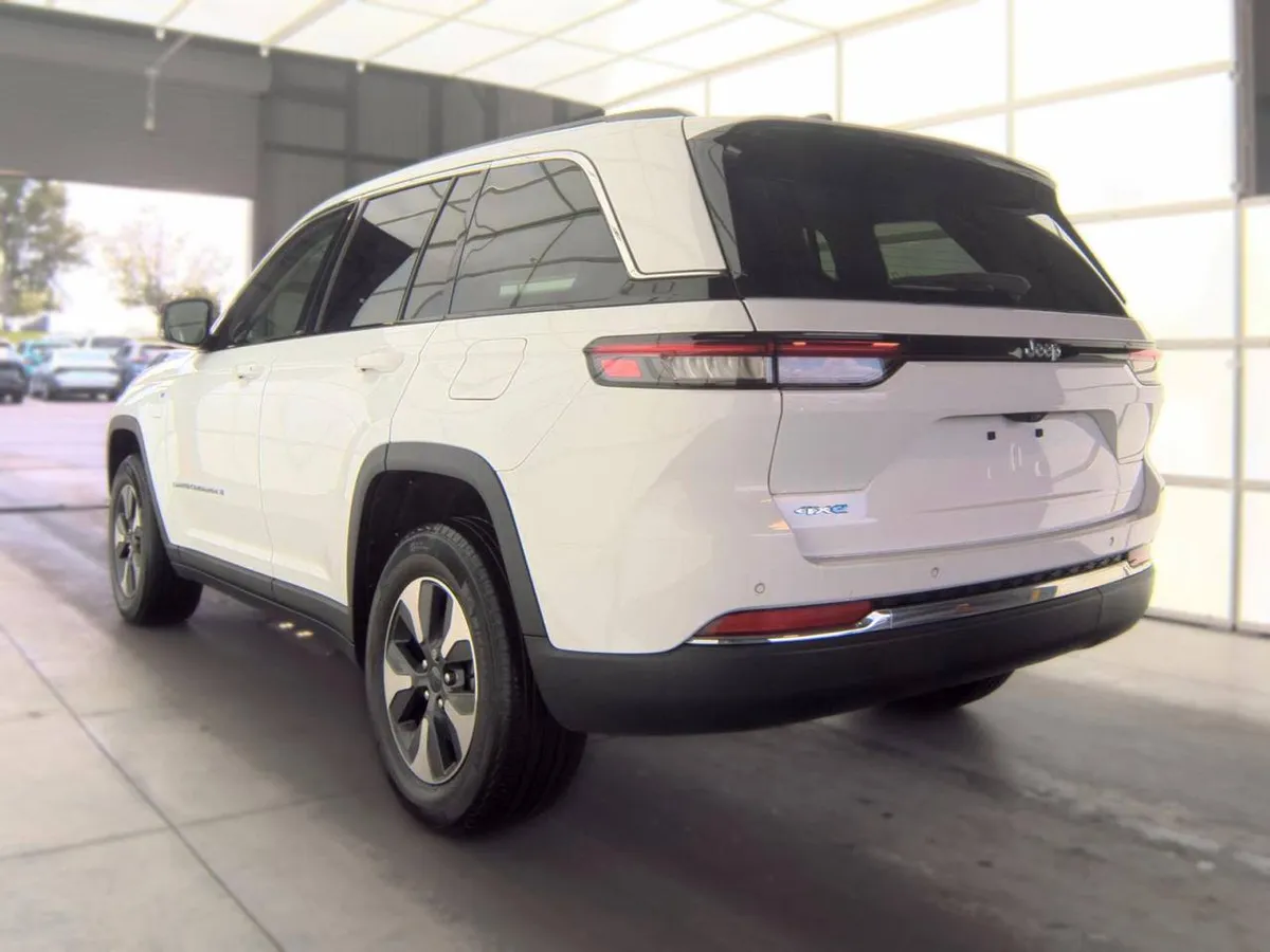 JEEP GRAND CHEROKEE 2023