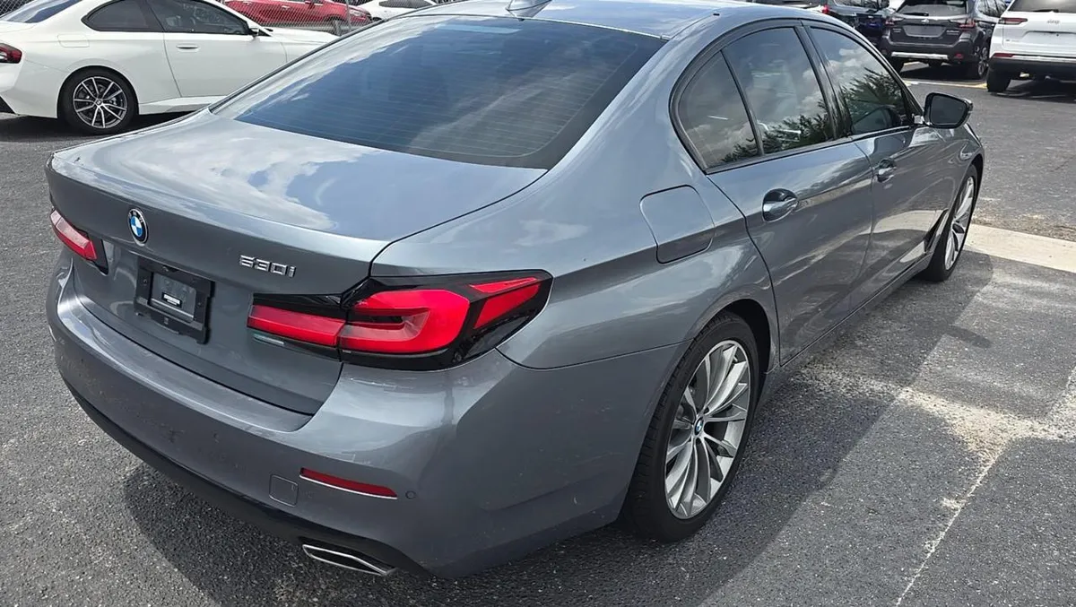 BMW 5 SERIES CONVENIENCE PACKAGE (ЭЛЕКТРИЧЕСКАЯ ЗАДНЯЯ ДВЕРЬ ПОДОГРЕВ ПЕРЕДНИХ СИДЕНИЙ) 19 ДИСКИ ПАНОРАМНАЯ КРЫША 2022