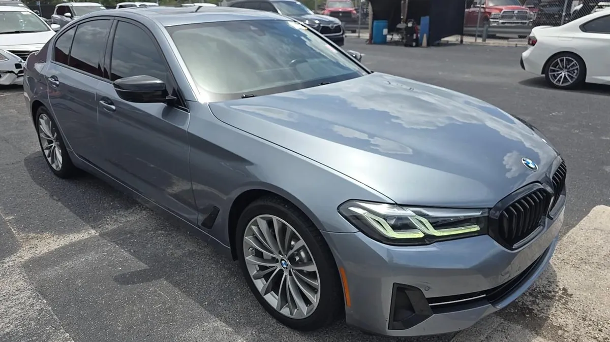 BMW 5 SERIES CONVENIENCE PACKAGE (ЭЛЕКТРИЧЕСКАЯ ЗАДНЯЯ ДВЕРЬ ПОДОГРЕВ ПЕРЕДНИХ СИДЕНИЙ) 19 ДИСКИ ПАНОРАМНАЯ КРЫША 2022