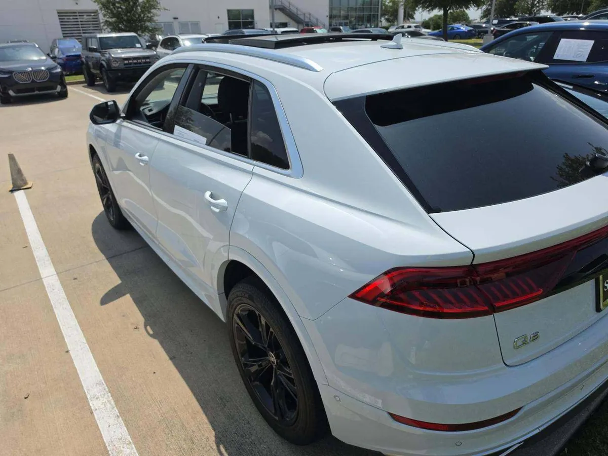AUDI Q8 2023