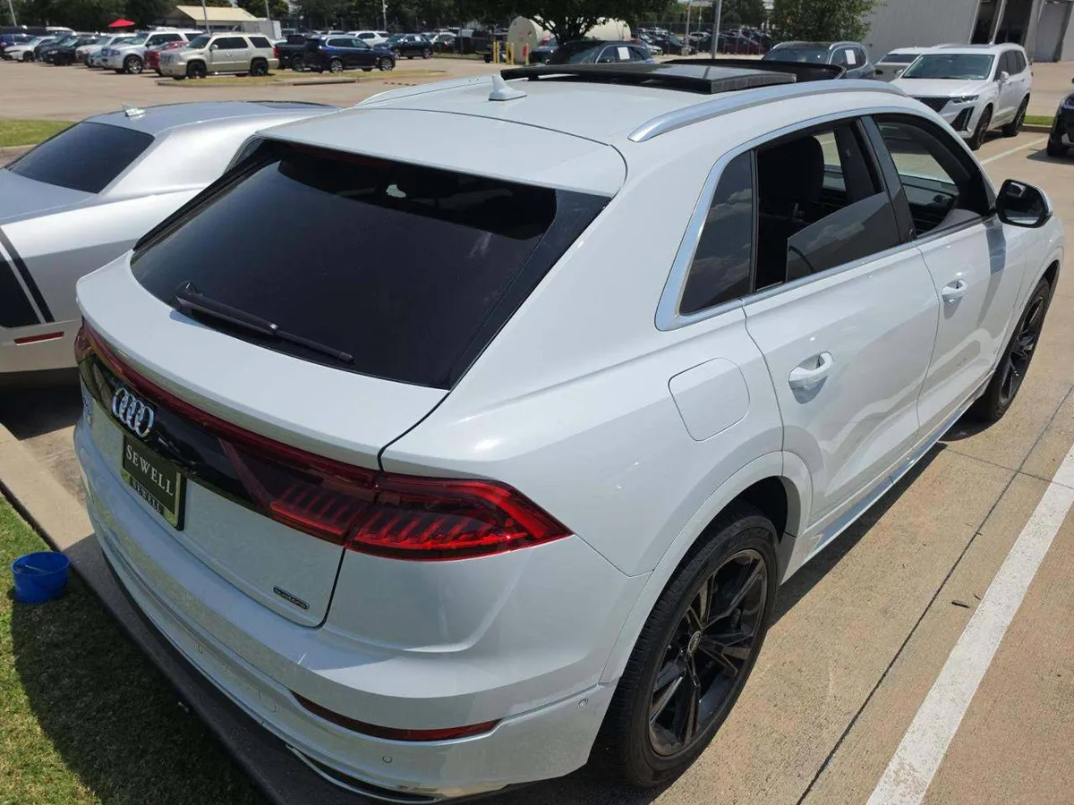 AUDI Q8 2023