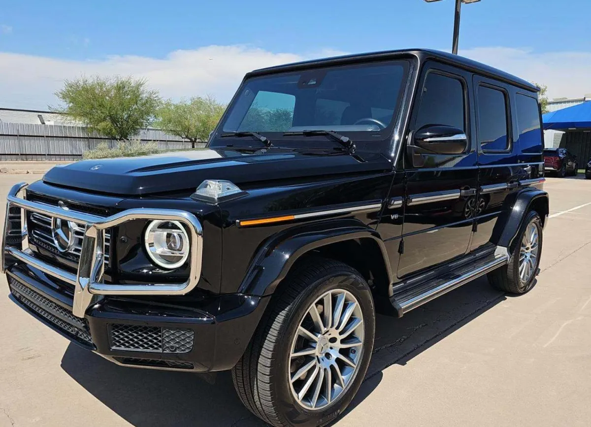 MERCEDES-BENZ G-CLASS AMG LINE (СПОРТИВНЫЙ ОБВЕС КРАСНАЯ КОНТРАСТНАЯ СТРОЧКА КРАСНЫЕ РЕМНИ БЕЗОПАСНОСТИ) EXCLUSIVE INTERIO 2023