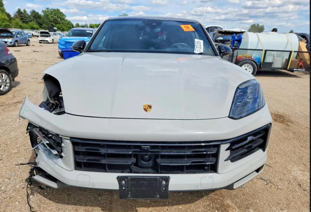 PORSCHE CAYENNE COUPE 2024