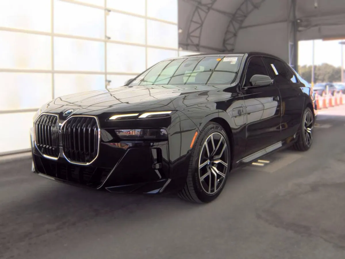 BMW 7 SERIES SEDAN 750E 2024