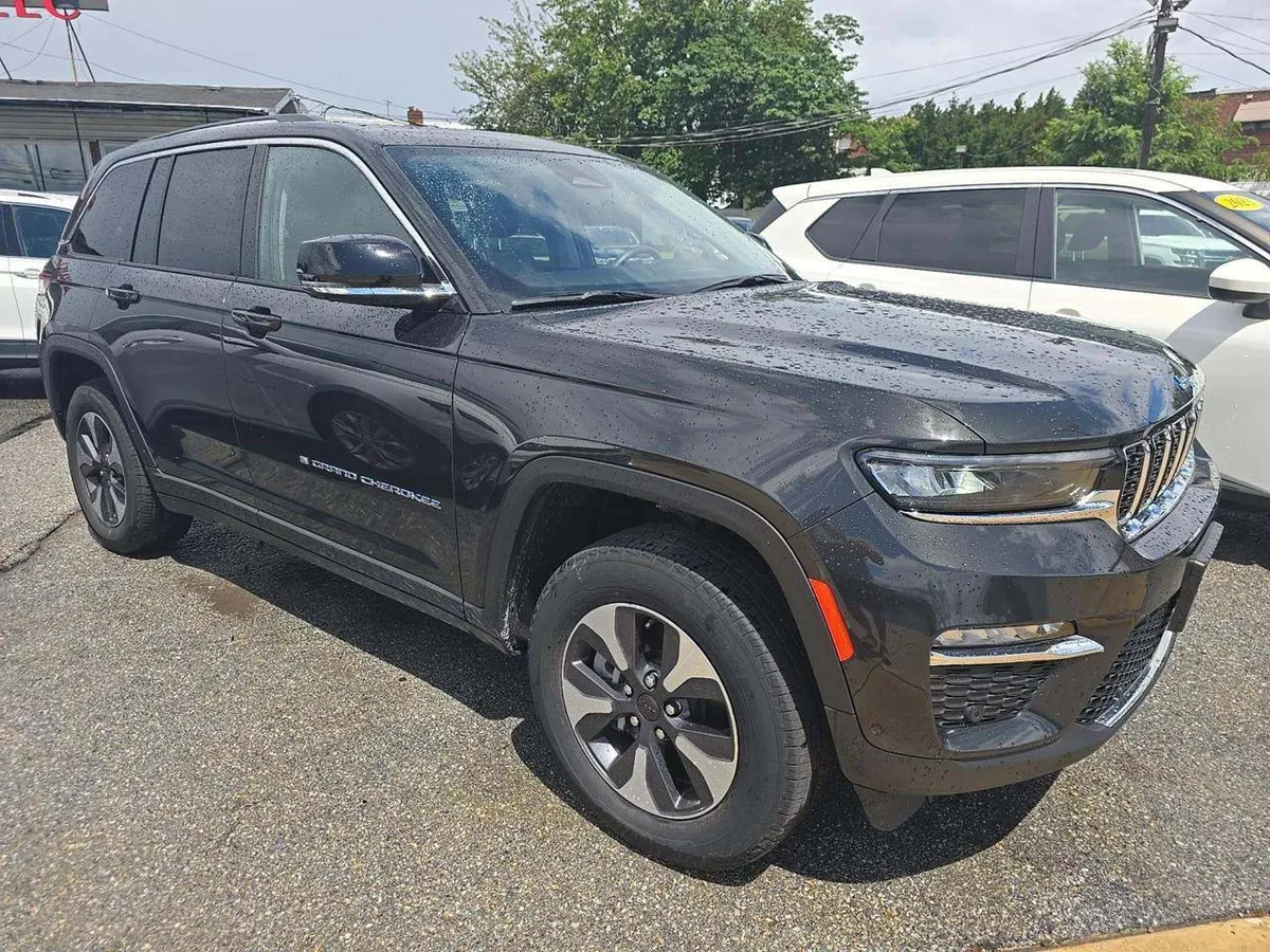JEEP GRAND CHEROKEE 2023