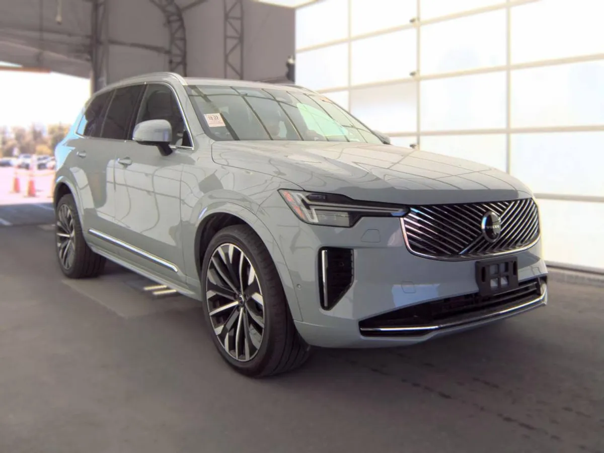 VOLVO XC90 PLUS 7-PASSENGER 2025