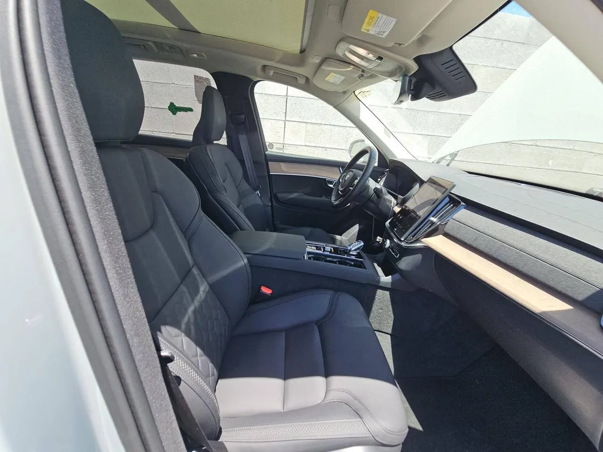 VOLVO XC90 PLUS 7-PASSENGER 2025