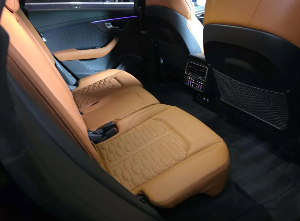 AUDI Q8 22 ДИСКИ ПАНОРАМНАЯ КРЫША СПОРТИВНЫЕ СИДЕНЬЯ PLUS С ВЕНТИЛЯЦИЕЙ И МАССАЖЕМ ПОДОГРЕВ РУЛЯ АДАПТИВНЫЙ 2023