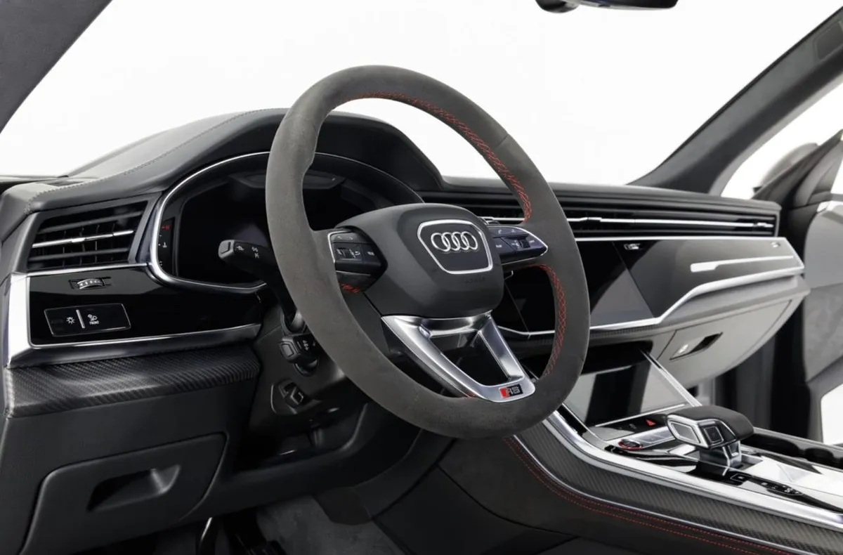 AUDI Q8 22 ДИСКИ ПАНОРАМНАЯ КРЫША СПОРТИВНЫЕ СИДЕНЬЯ PLUS С ВЕНТИЛЯЦИЕЙ И МАССАЖЕМ ПОДОГРЕВ РУЛЯ АДАПТИВНЫЙ 2023
