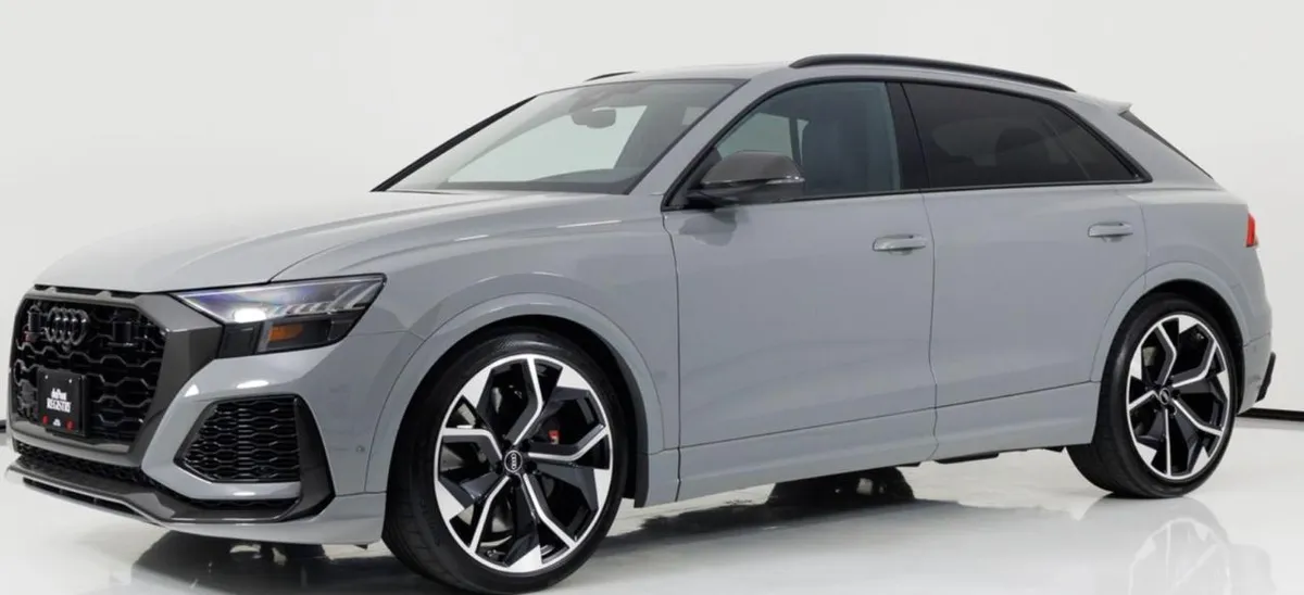 AUDI Q8 22 ДИСКИ ПАНОРАМНАЯ КРЫША СПОРТИВНЫЕ СИДЕНЬЯ PLUS С ВЕНТИЛЯЦИЕЙ И МАССАЖЕМ ПОДОГРЕВ РУЛЯ АДАПТИВНЫЙ 2023