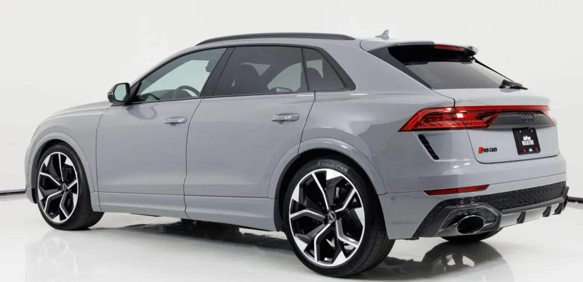 AUDI Q8 22 ДИСКИ ПАНОРАМНАЯ КРЫША СПОРТИВНЫЕ СИДЕНЬЯ PLUS С ВЕНТИЛЯЦИЕЙ И МАССАЖЕМ ПОДОГРЕВ РУЛЯ АДАПТИВНЫЙ 2023