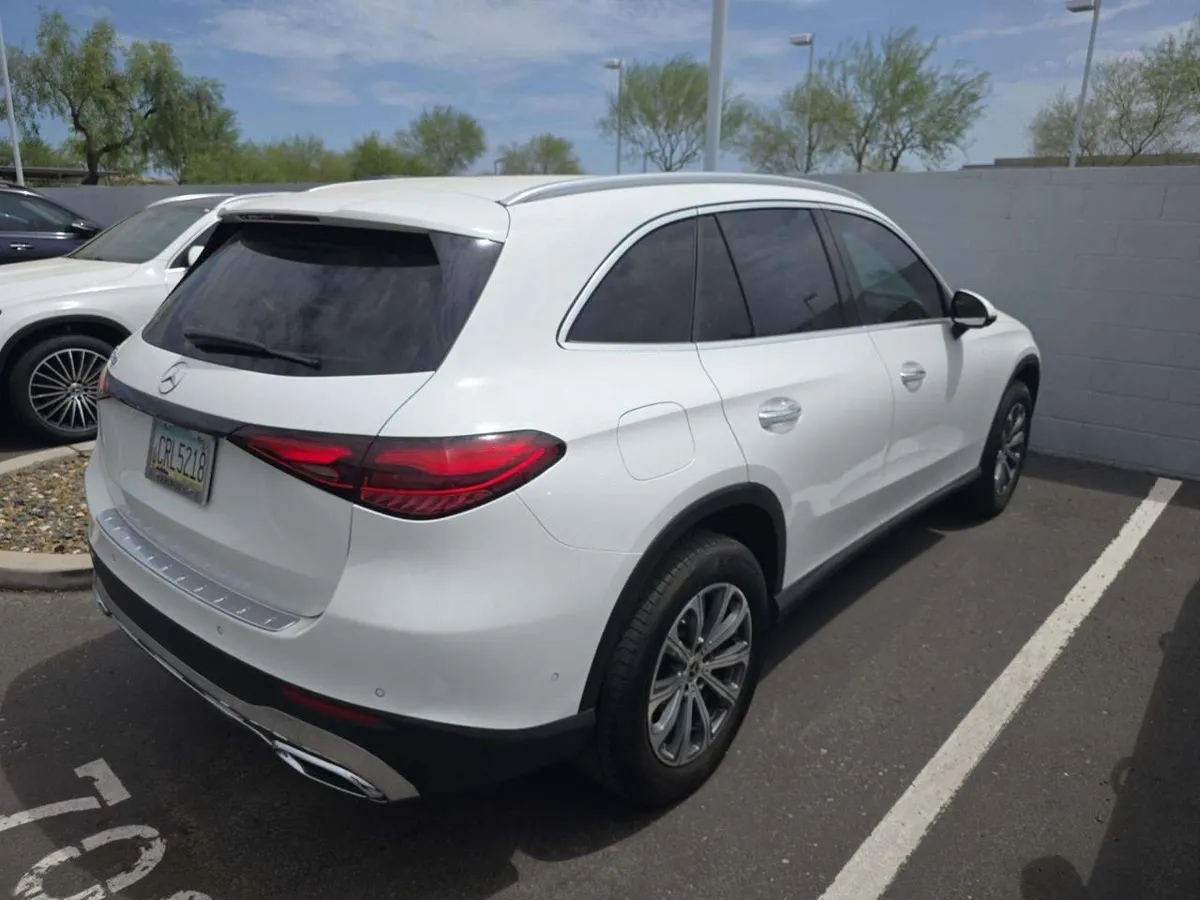 MERCEDES-BENZ GLC 300 2023