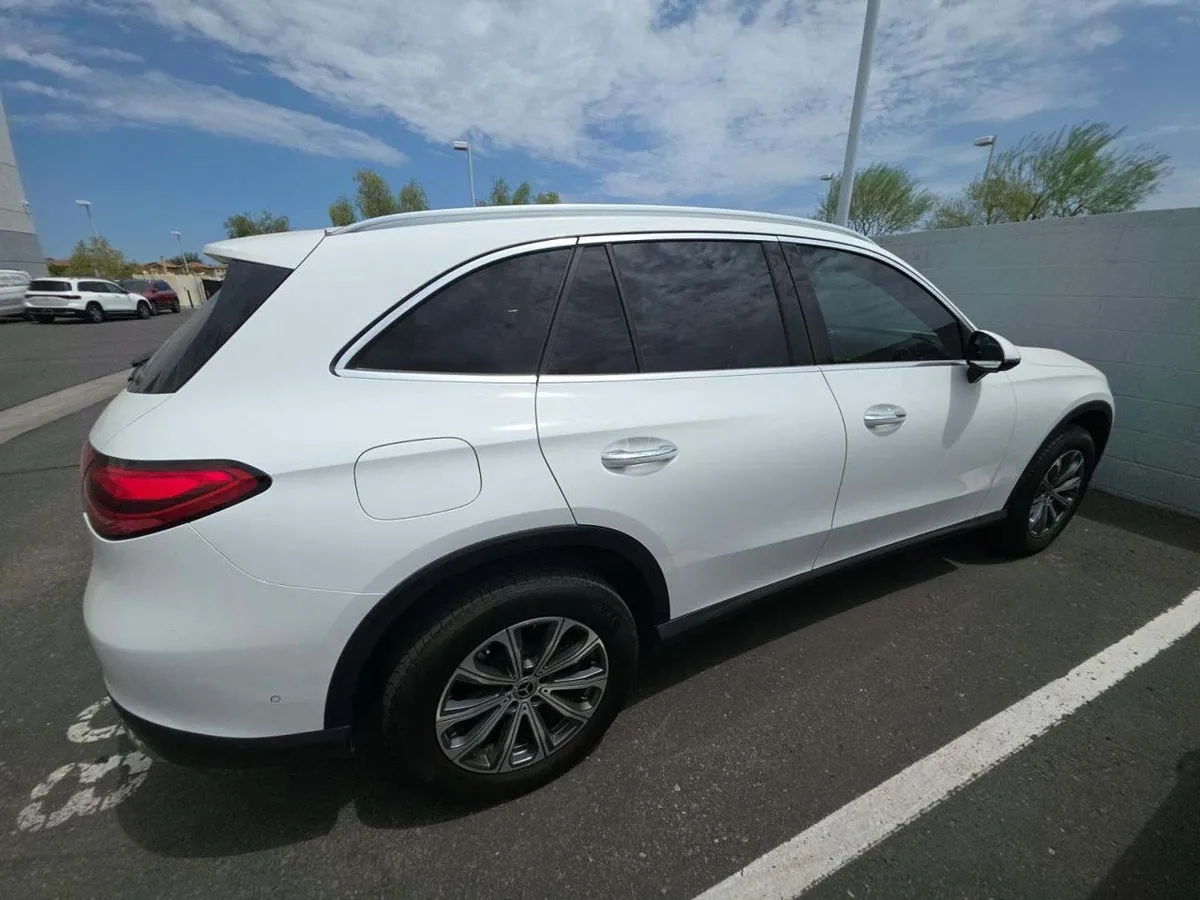 MERCEDES-BENZ GLC 300 2023