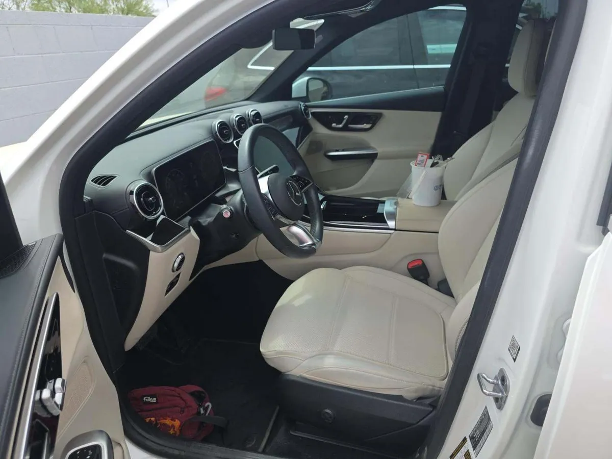 MERCEDES-BENZ GLC 300 2023