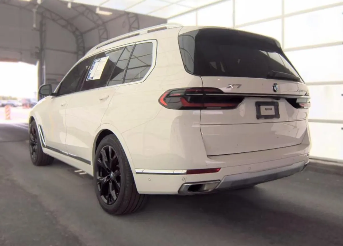 BMW X7 SPORTS ACTIVITY VEHICLE 2023