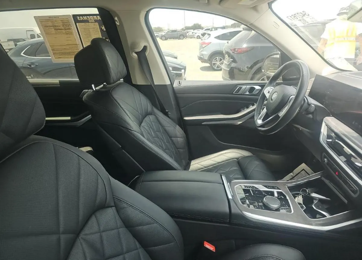 BMW X7 SPORTS ACTIVITY VEHICLE 2023