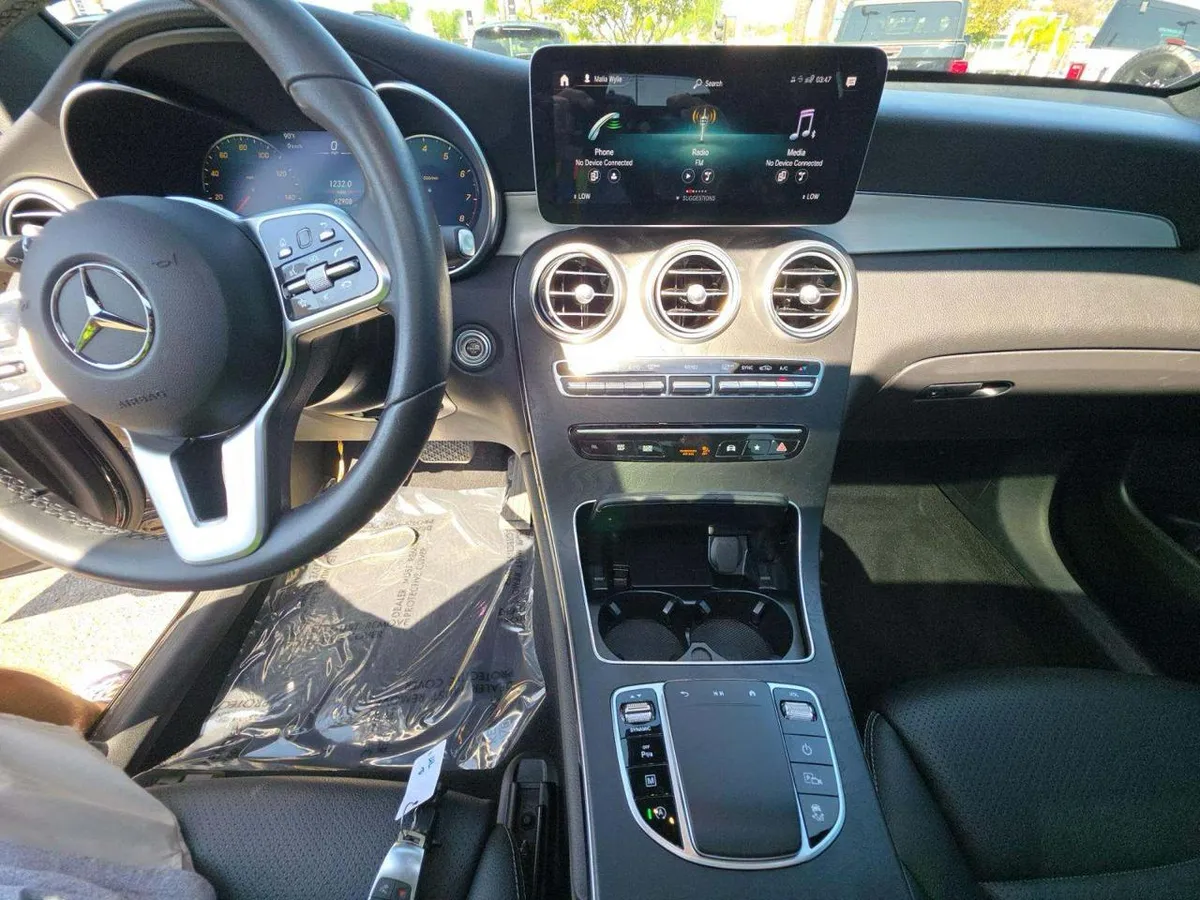MERCEDES-BENZ GLC 300 2022