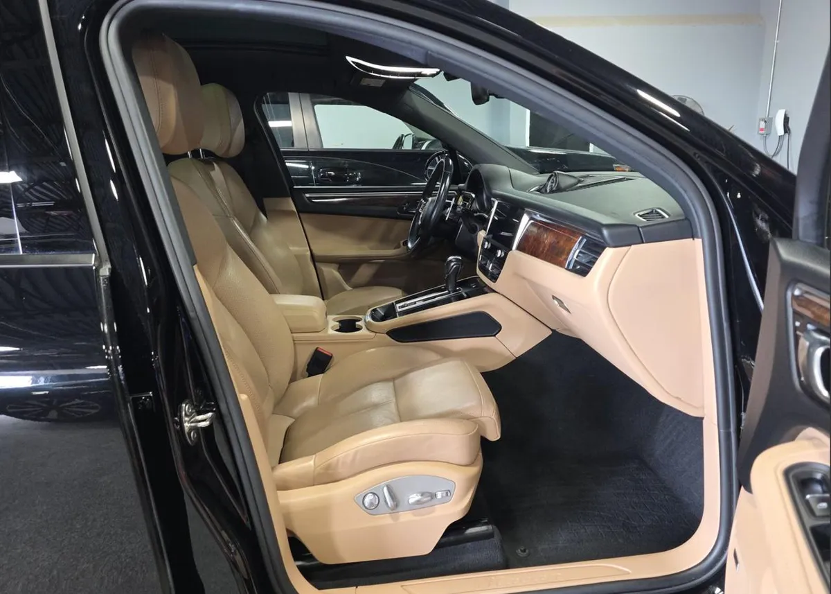 PORSCHE MACAN PREMIUM 2022