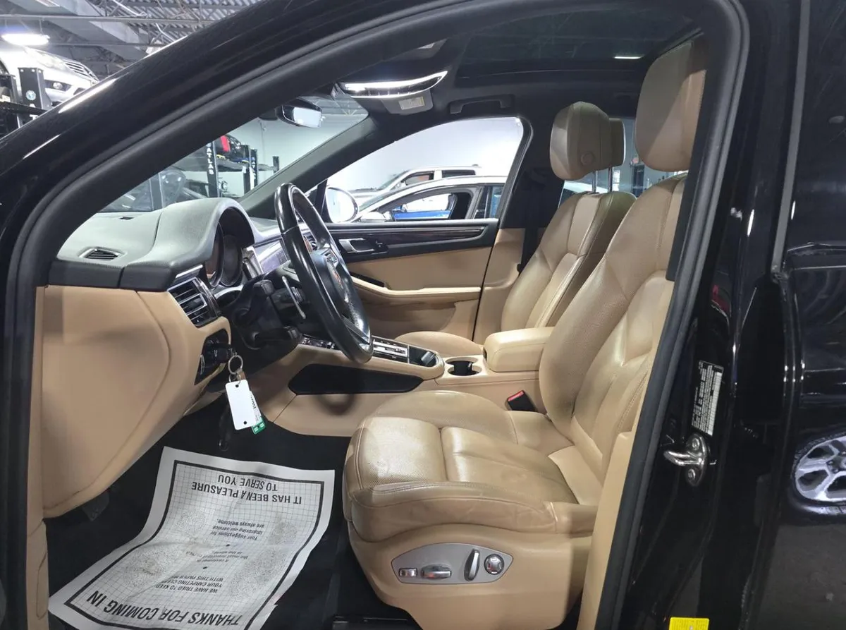 PORSCHE MACAN PREMIUM 2022