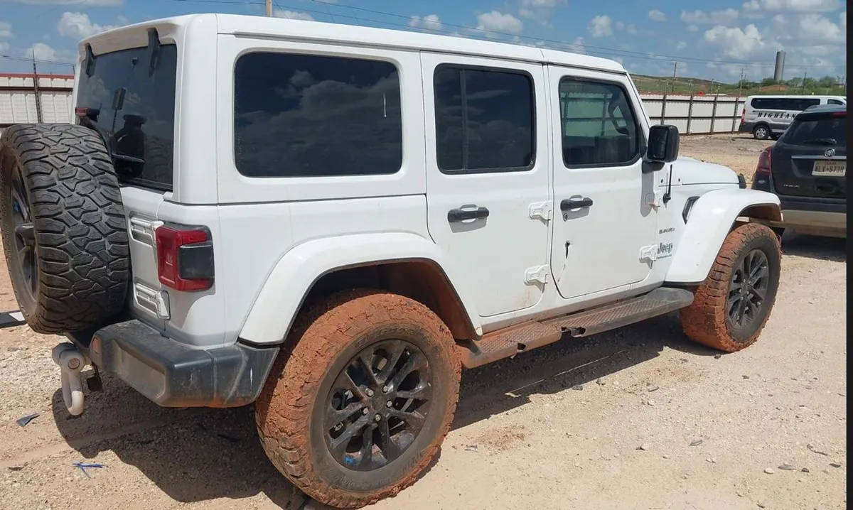 JEEP WRANGLER SAHARA 4X4 2023