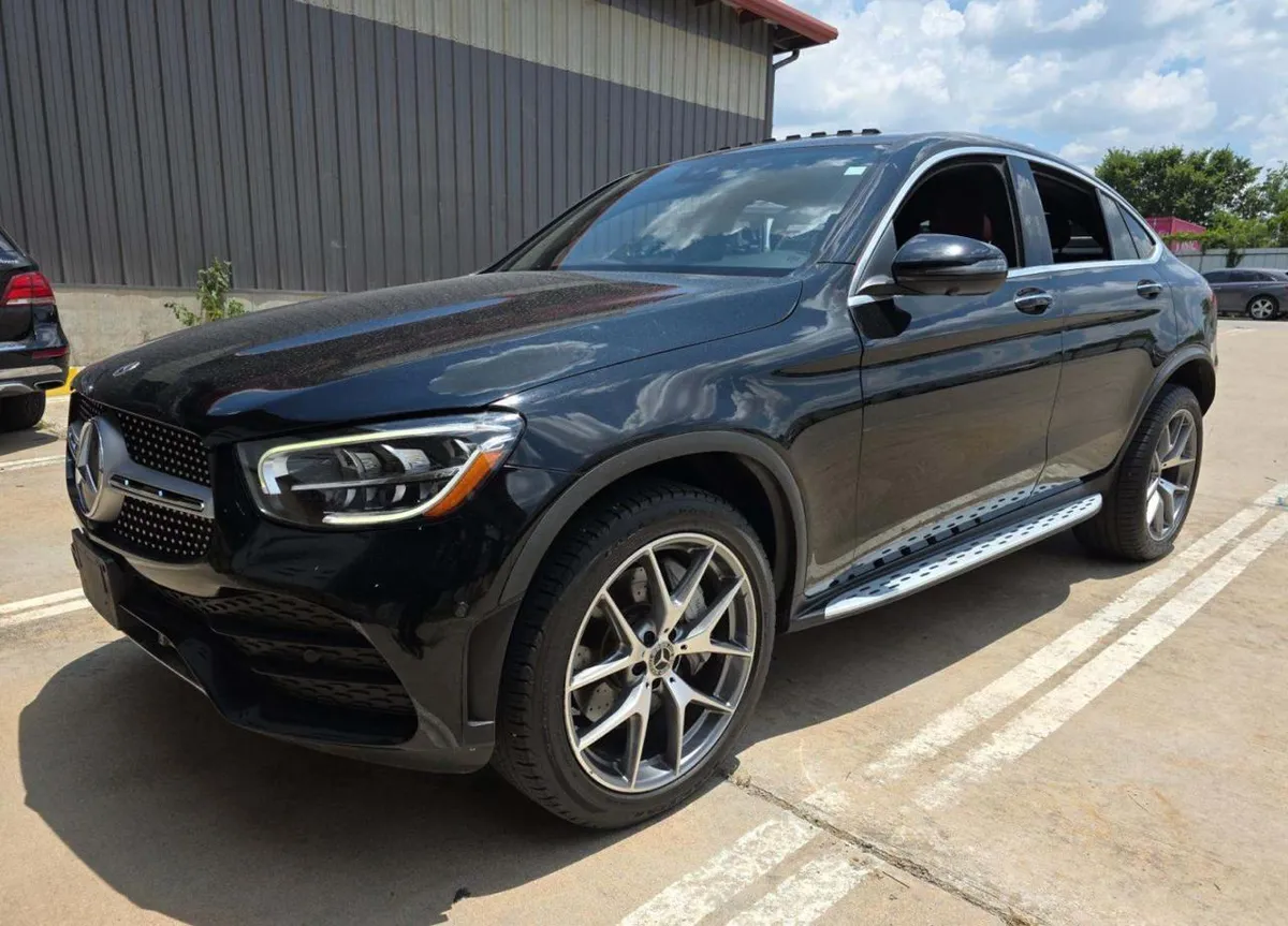 MERCEDES-BENZ GLC 300 2023