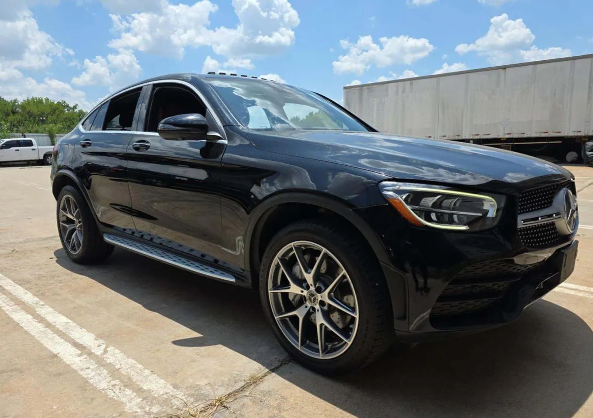 MERCEDES-BENZ GLC 300 2023