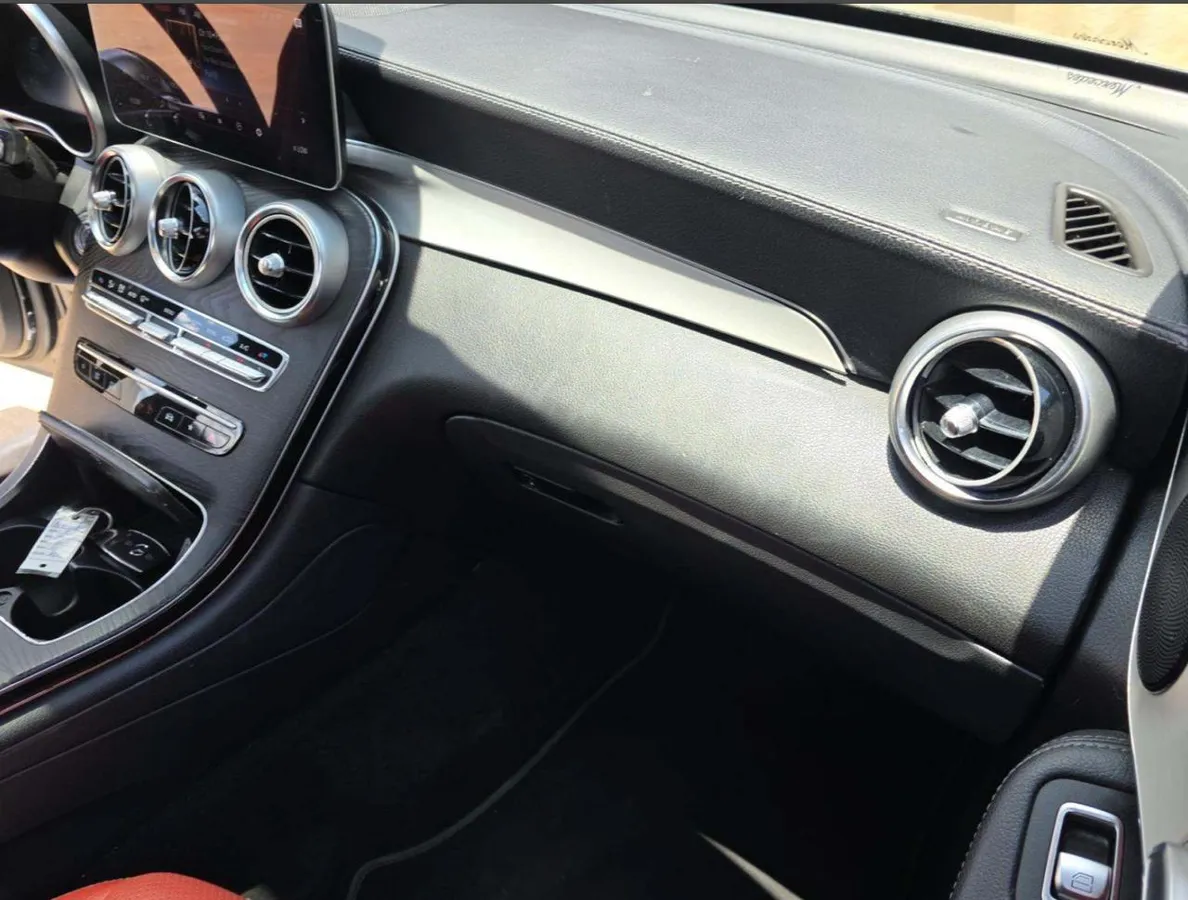 MERCEDES-BENZ GLC 300 2023