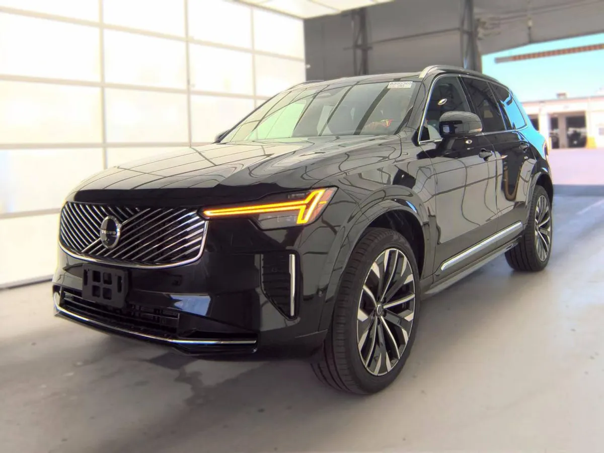 VOLVO XC90 ULTRA 7-PASSENGER 2025