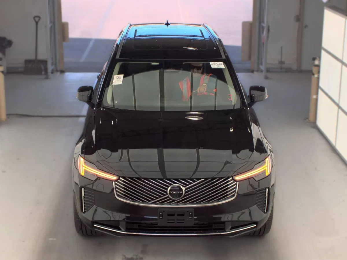 VOLVO XC90 ULTRA 7-PASSENGER 2025