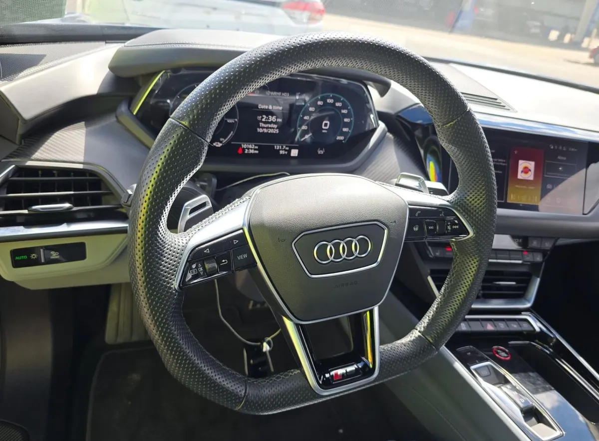 AUDI E-TRON RS ВЕРСИЯ (СПОРТИВНАЯ) 20 ДИСКИ 5-SPOKE AERO DESIGN АДАПТИВНАЯ ПНЕВМОПОДВЕСКА С АВТОВЫРАВНИВАНИЕМ ПА 2024