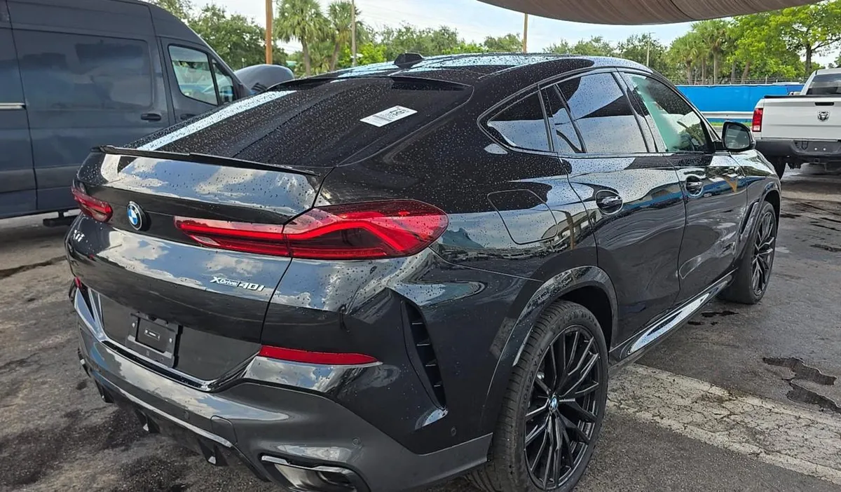 BMW X6 M SPORT PROFESSIONAL PACKAGE (M SPORT ВЫХЛОП M SHADOWLINE LIGHTS СВЕТЯЩАЯСЯ РЕШЕТКА M ТОРМОЗА С КРАС 2024
